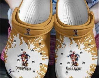 Sabots Captain Morgan Drum Pattern Crocs Classic Clogs Shoes In Brown & White - Clog
