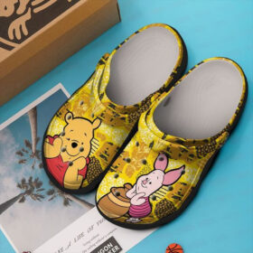 Sabots Winnie the pooh W Floral Pattern Crocs Classic Clogs Shoes In Yellow –  Clog