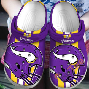 Sabots Minnesota Vikings Helmet Pattern Crocs Classic Clogs Shoes In Purple -  Clog