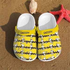 Sabots Snoopy Pattern Crocs Classic Clogs Shoes In Yellow -  Clog
