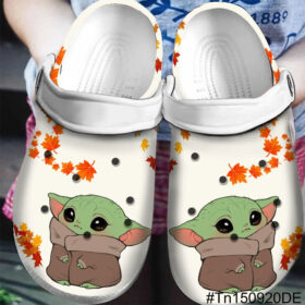 Sabots Baby Yoda Leaf Pattern Crocs Classic Clogs Shoes In White –  Clog
