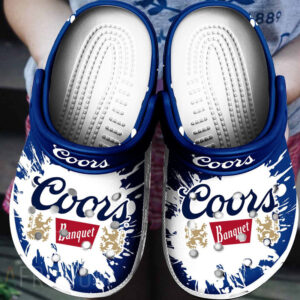 Sabots Coors Banquet Logo Pattern Crocs Classic Clogs Shoes In Blue & White -  Clog
