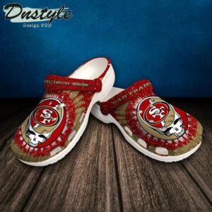 Sabots San Francisco 49Ers Skull Pattern Crocs Classic Clogs Shoes In Red -  Clog