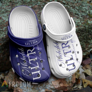 Sabots Michelob Ultra Logo Pattern Crocs Classic Clogs Shoes In Purple & White -  Clog