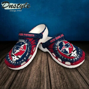 Sabots New England Patriots Skull Pattern Crocs Classic Clogs Shoes In Blue & Red -  Clog