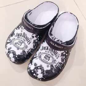 Sabots Jack Daniel’s Splatter Pattern Crocs Classic Clogs Shoes In Black –  Clog