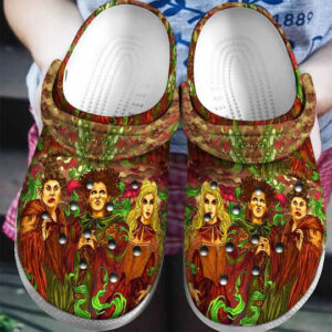 Sabots Hocus Pocus Disney Characters Pattern Crocs Classic Clogs Shoes In Brown & Green -  Clog
